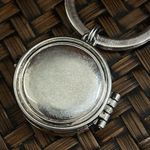Vintage silver plates mini photobox keychain Photo 1