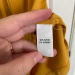 Vintage‎ Chaus women’s wood ring decorated scoop neck loose blouse medium Yellow Photo 4