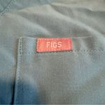 FIGS  Women’s Teal Technical Collection Scrub Top Size Small Photo 1