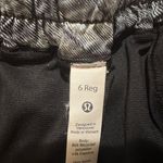Lululemon Hotty Hot Short 2.5” Photo 2