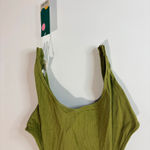 Halara Women’s Sleeveless High Neck Cropped Tank Top Olive Green Size XL NWT Photo 2