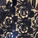 Alice + Olivia womens 4 small Jacki V neck lace dress navy blue with rose new Photo 6