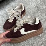 Boutique  Sneakers Platform Photo 1