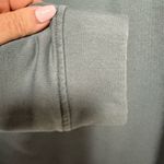 Orvis  V-Neck Long Sleeve Sweatshirt in Green Size Medium Photo 3