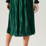 VICI NEW- CHRISTMAS EVE PLEATED MIDI SKIRT Photo 41