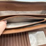 Michael Kors Jet Set Zip Around Wallet Photo 8