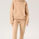 NWT The Sunday Collective Natural Dye Everyday Pullover Hoodie & Joggers Set M Tan Size M Photo 0