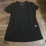 FIGS  women’s scrub top Photo 0