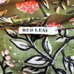 Red Leaf Green Floral Ruffle Button Photo 10