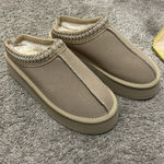 Slippers Tan Size 8 Photo 0