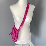 Vera Bradley NWOT  Pink Paisley Print Crossbody Purse Photo 2