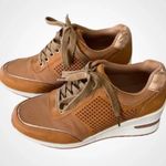 VISCOZZY Women's Brown White High Heel Wedge Sneakers Never Been Worn Size 5.5 Tan Photo 1
