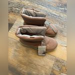 Hey Dude  Womens Margot Eco Bootie Boot Antique Rose Water Resistant Size 7 New Photo 3