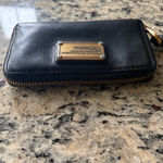 Marc by Marc Jacobs Black Leather Wallet with Gold Plaque Photo 11