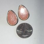 Gold Tone and Peach Shimmer Retro Vintage Teardrop Earrings Photo 2