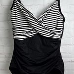 Embrace Your Curves By Miracle Brands Womens M 8/10 Swimsuit Black & White Photo 0
