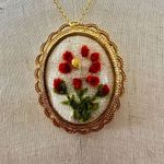 Vintage floral embroidered pendant necklace/ brooch Photo 2