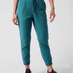 Athleta Farallon Jogger in Borealis Green Size Small Photo 1