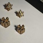 2 Avon Christmas Holiday Pierced Rhinestone Stud Earrings Snowflake Present Gold Photo 3