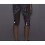 Lululemon  Outrun 17" Crop Mini Cinder Lace White Black Mesh Reflective Size 10 Photo 5