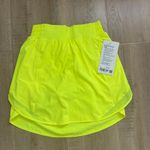 Lululemon Hotty Hot High Rise Skirt Long Highlight Yellow size 4 NWT Photo 6
