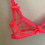 L’Agent Agent Provocateur neon melon bright pink lace mesh‎ bra 32A kisses lips Size undefined Photo 5