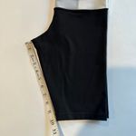 Lululemon Reverse Groove Short - Size 4 Tall. Photo 6