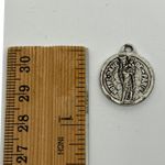 Notre Dame‎ de Paris Medal Virgin Mary Child Religious Charm Pendant Silver Tone Photo 3