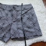 Banana Republic • Black & White Aztec Shorts SZ 0 Photo 3