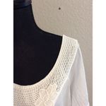 Carolyn Taylor Plus size 1X Short sleeve White Crochet Front Floral Top Photo 4