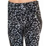Coco + Carmen Black Leaf Print Activewear Leggings & Pockets Women's LARGE / XL Photo 4