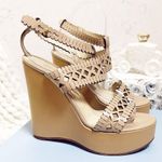Chloé Authentic CHLOE Nude Leather Scalloped / Perforated Sandals / Wedges Photo 6
