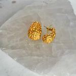VTG Gold Tone Ornate Textured Etruscan Style Chunky Huggie Earrings Post Back Photo 2