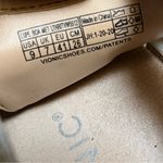 Vionic Lupe Boa Met Adjustable T strap sandal Leather cream snakeskin print 9 Photo 7