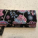 Vera Bradley magnetic closure wallet, width is 8.5, length is 4.5 EUC Photo 2