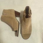 Vionic  Women's Aloft Chryssa Light Sand Perfed Suede Pumps sandals 6.5 M Photo 4