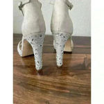 Nina  FEYRA Women's Champagne glam heels open strappy Size 8, In Box 4" heel Photo 5