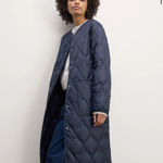 Everlane  The Long Quilted Liner Photo 2