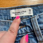 Abercrombie & Fitch high rise mom jeans two toned size 26 / 2 long Photo 2