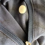 Lululemon  women blue stripe print shorts 6 Photo 2