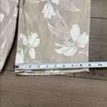 Tommy Bahama Boracay Mid Rise Bermuda Tan Floral Stretch Casual Shorts Size 0 Photo 8