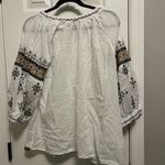 Women’s Collections Etc Wht Embroidered Split V Photo 3