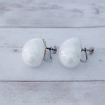 Vintage Screw On Earrings Chunky 3D Large Shell Beach Vibes White Photo 3