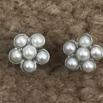Pearl Flower Stud Earrings White Photo 0