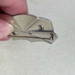 Vintage 1940’s C clasp brooch. Silver colored green glass Photo 3