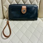 Stone Mountain Large Wrinkle Zip Around Wristlet Wallet Black Leather Photo 0
