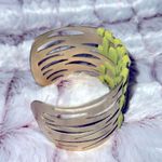 Vibrant Green and Gold Basket Photo 11