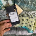 Alberto Makali ‎ tropical scenery art to wear cold shoulder short sleeves blouse Photo 3