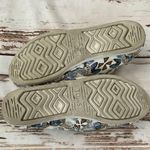 Toms BUTTERFLY COMFORT SLIP ON SHOES Photo 3