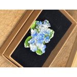Vintage made in England Blue & White Floral Porcelain Brooch With Gold Photo 7